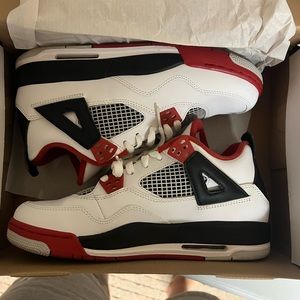 Air Jordan 4 Retro